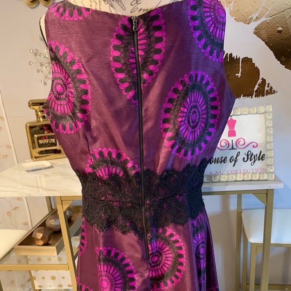 Stunning Embroidery Dress - Picture 2 of 2